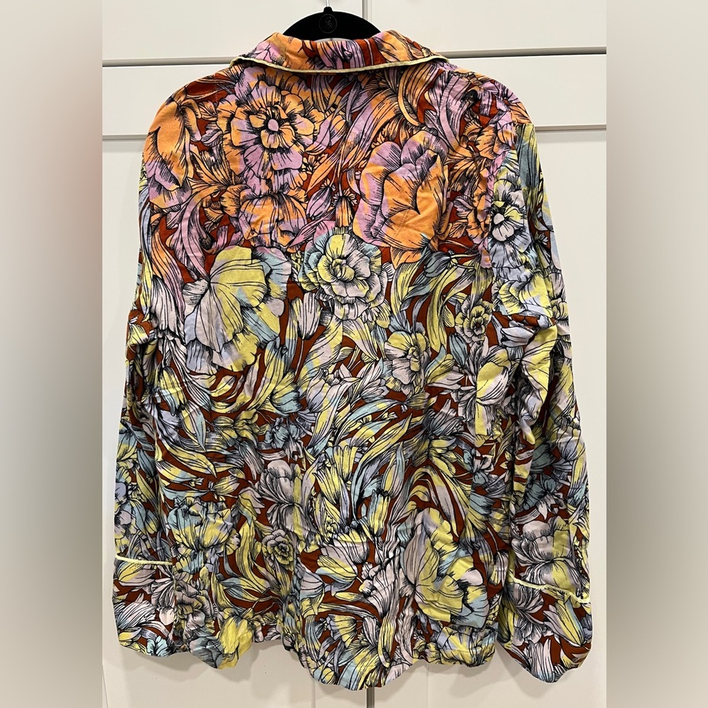 ANTHROPOLOGIE x ALEXANDRA FARMER FLORAL PAJAMA TOP, SIZE L. - Picture 3 of 9